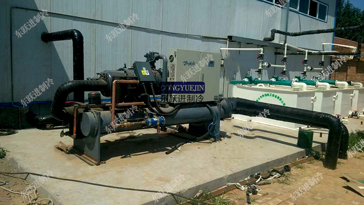 低溫螺桿式冷水機(jī) 低溫螺桿式冷水機(jī)